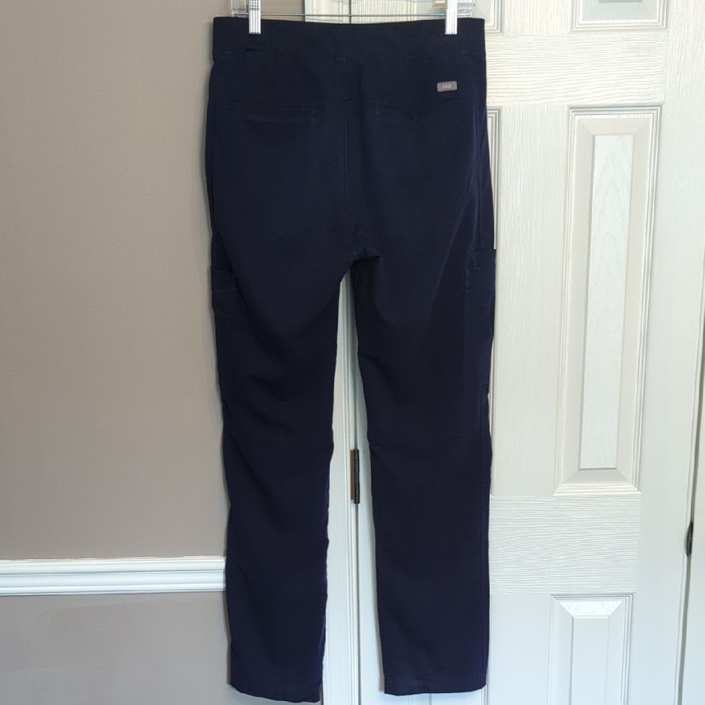 Figs Men's Navy Axim Cargo Scrub Pants Size Medium - Picture 5 of 10